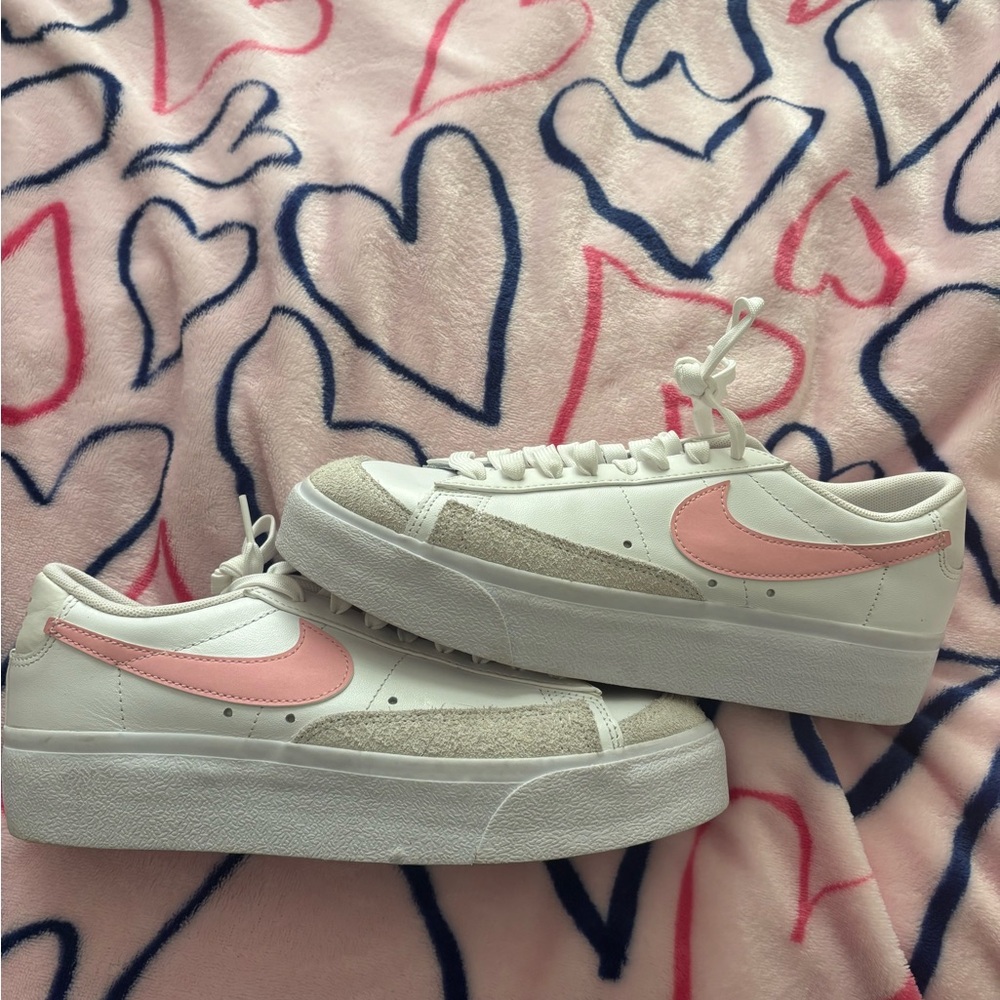 Nike Women's Pink and Cream Sneakers